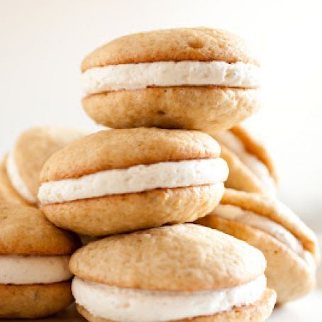 Banana Bread Whoopie Pies with Fluffy Vanilla Bean Frosting
