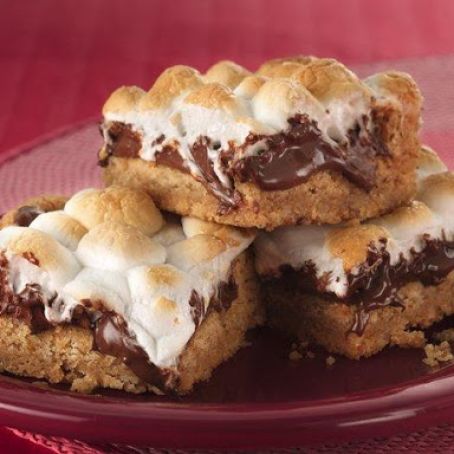 Warm Toasted Marshmallow S'mores Bars