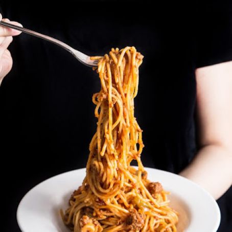 Easy One Pot Pressure Cooker Spaghetti Bolognese