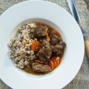 Boeuf à la moutarde et à l’orge