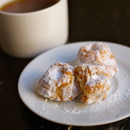 Chewy Almond Macaroons