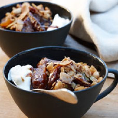 Quick Apple Crumble with Lebneh