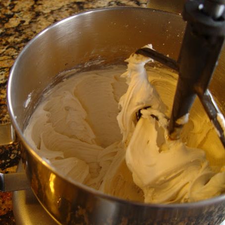 Maple Icing for Cinnamon Rolls