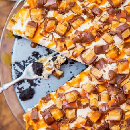 No-Bake Deep-Dish Peanut Butter Snickers Pie with Salted Caramel
