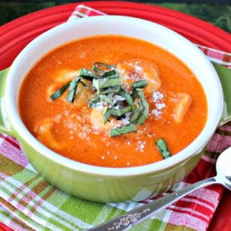 Creamy Tomato Tortellini Soup
