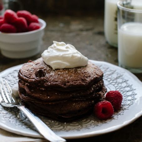 (Eggless) Dark Chocolate Pancakes