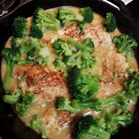 Skillet Creamy Garlic Chicken