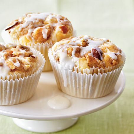 Amaretto Apple Streusel Cupcakes