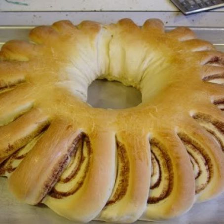 Cinnamon Wreath Bread