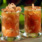 COCKTAIL DE CAMARONES Y PULPO A LA CERVEZA