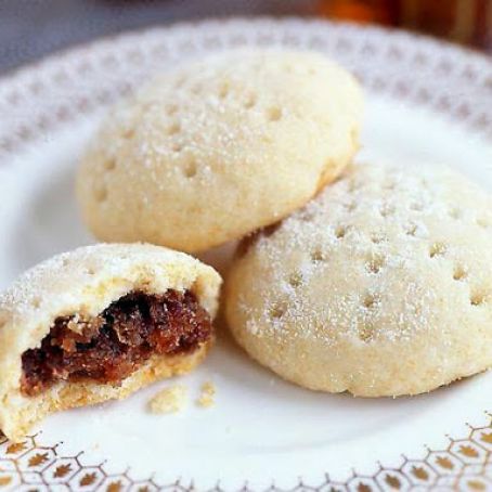 Maamoul: Stuffed Date-Orange Cookies