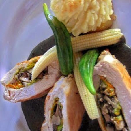 PECHUGA RELLENA DE FLOR DE CALABAZA Y HONGOS