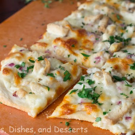 Roasted Garlic, Chicken & Herb White Pizza