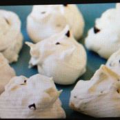 Chocolate Chip Meringue Cookies