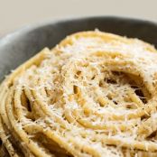Bucatini Cacio e Pepe Pasta