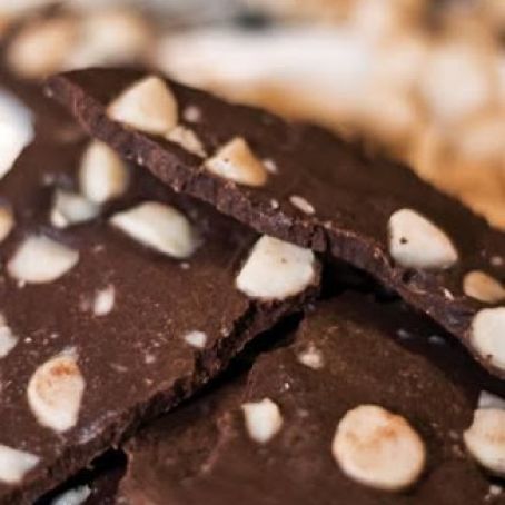 Low Carb Chocolate Macadamia Bark