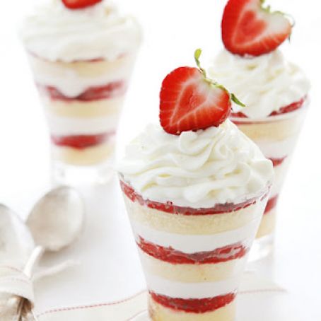 Strawberrry Lemonade Trifle