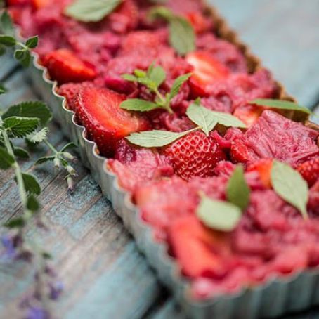 STRAWBERRY & RHUBARB TART