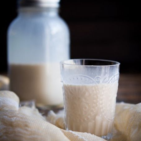 Vanilla-Cinnamon Almond Milk