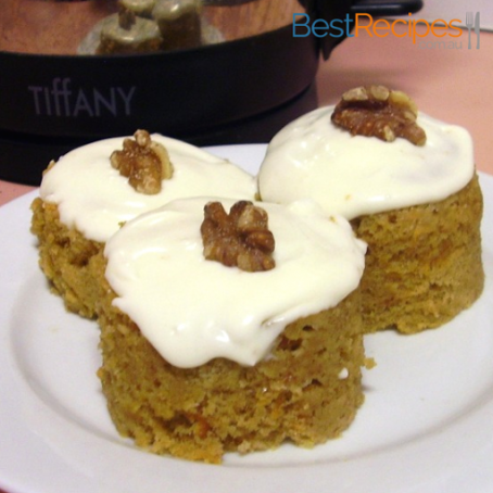 Carrot Cake in a Mug with Sour Cream Icing