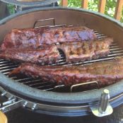 BBQ ribs on Kamado grill