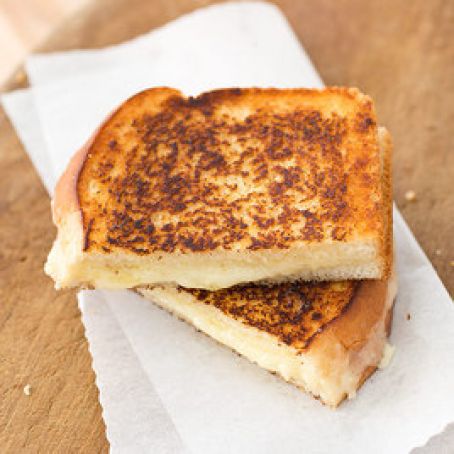 Grown-Up Grilled Cheese Sandwiches with Cheddar & Shallot