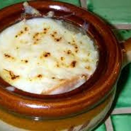 THREE CHEESE FRENCH ONION SOUP