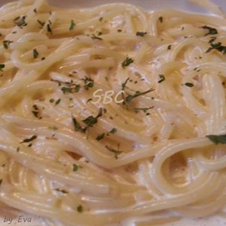 ONE POT CREAMY GARLIC PASTA