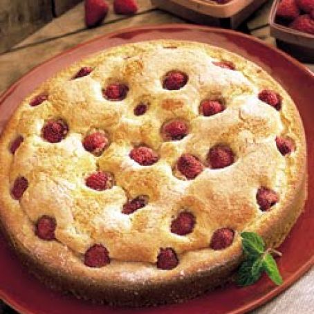 Raspberry Cake with Crème Fraîche