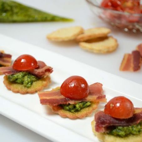 Bacon, Tomato and Pesto Bites Appetizer
