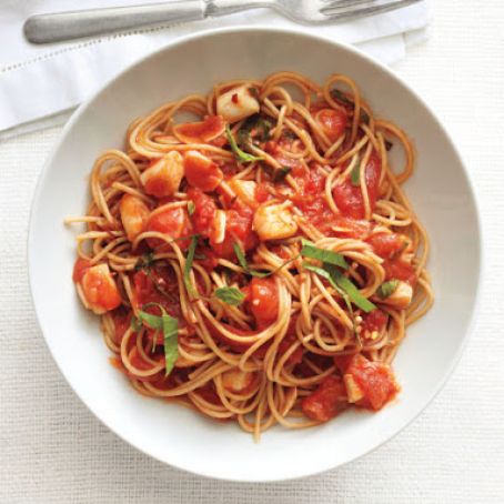 Spaghetti With Spicy Scallop Marinara Sauce