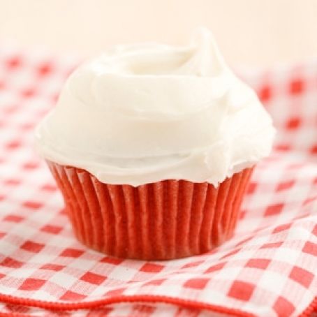 RED VELVET CUPCAKES WITH CREAM CHEESE FROSTING