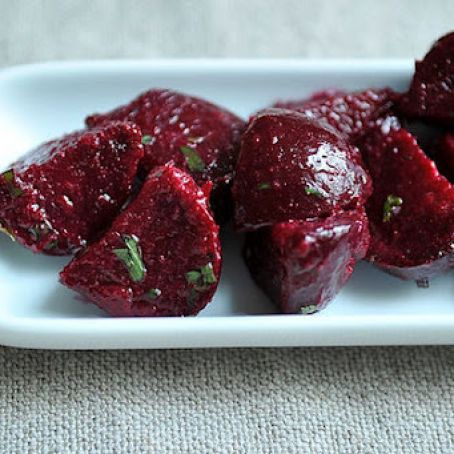 BEETS AND HERBS SALAD