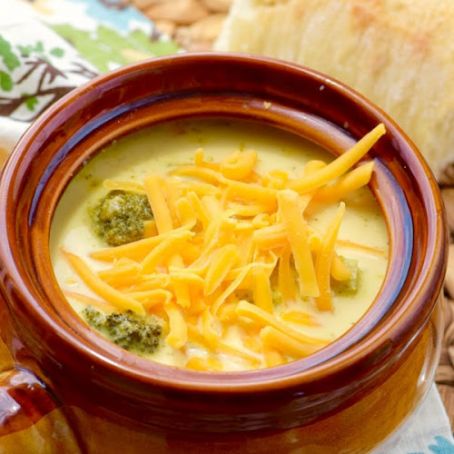 Slow Cooker Broccoli Cheddar Soup