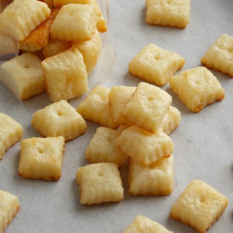 Homemade Cheez-its