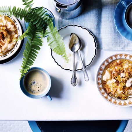 5-Grain Porridge with Bee Pollen, Apples, and Coconut