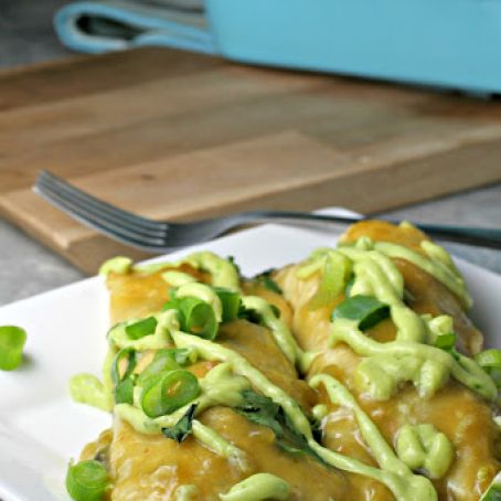 Green enchiladas with avocado cream