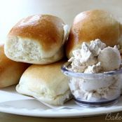 Texas Roadhouse Rolls and Honey Cinnamon Butter