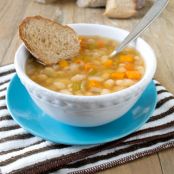 Slow cooker Italian vegetarian bean soup