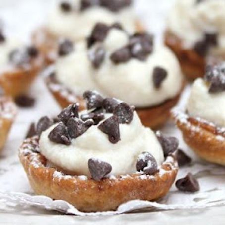 Mini Cannoli Cream Pastry Cups
