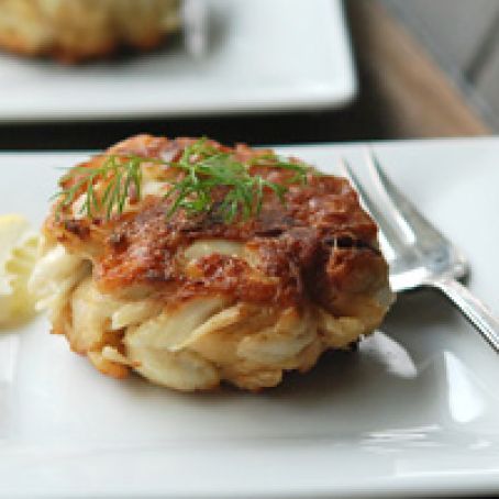 Crab Cakes With Lemon Aiola