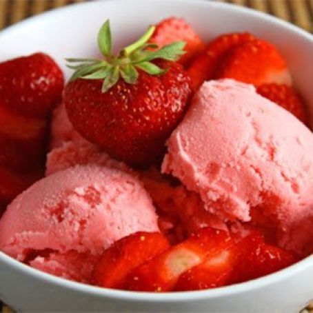 Strawberry Frozen Yogurt
