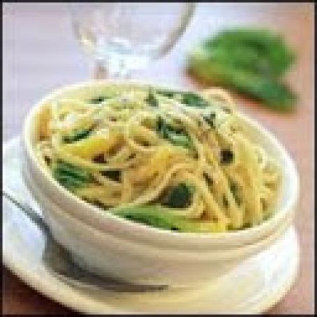 Sesame Noodles with Spinach and Zucchini Saute