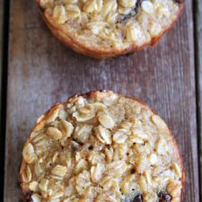 Banana Chocolate Chip Oatmeal Cups