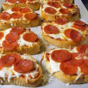 Garlic Toast Personal Pizzas