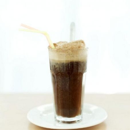 Creamy Vanilla Root Beer Float