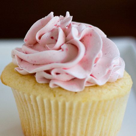 Cupcakes: Strawberry Lemonade Cupcakes