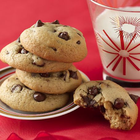 Soft and Chewy Chocolate Chip Cookies