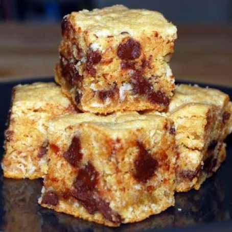 Chewy Peanut Butter Chocolate Chip Oatmeal Bars