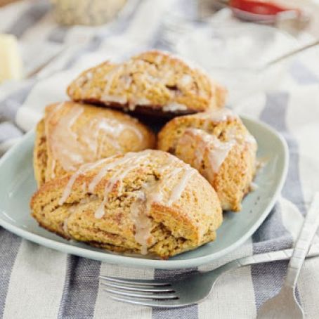 Pumpkin Cinnamon Roll Scones